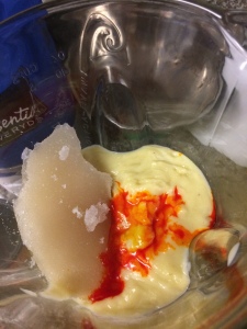 Pour back into the blender with your gelatin and yellow food coloring. 
